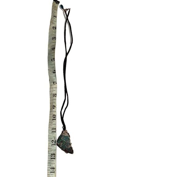 Handcrafted  leather cord necklace with quartz Gem stone - Picture 6 of 7